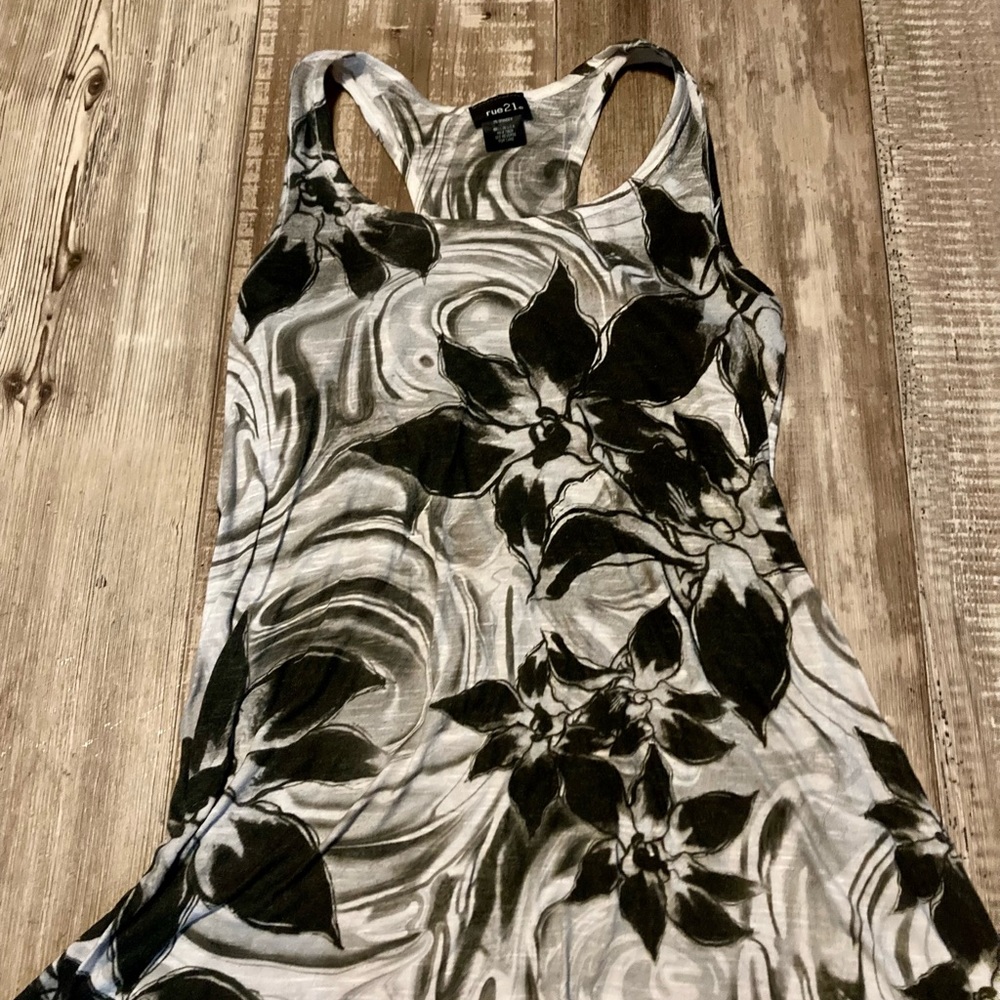 Rue 21 Razor Back Tank Sz L